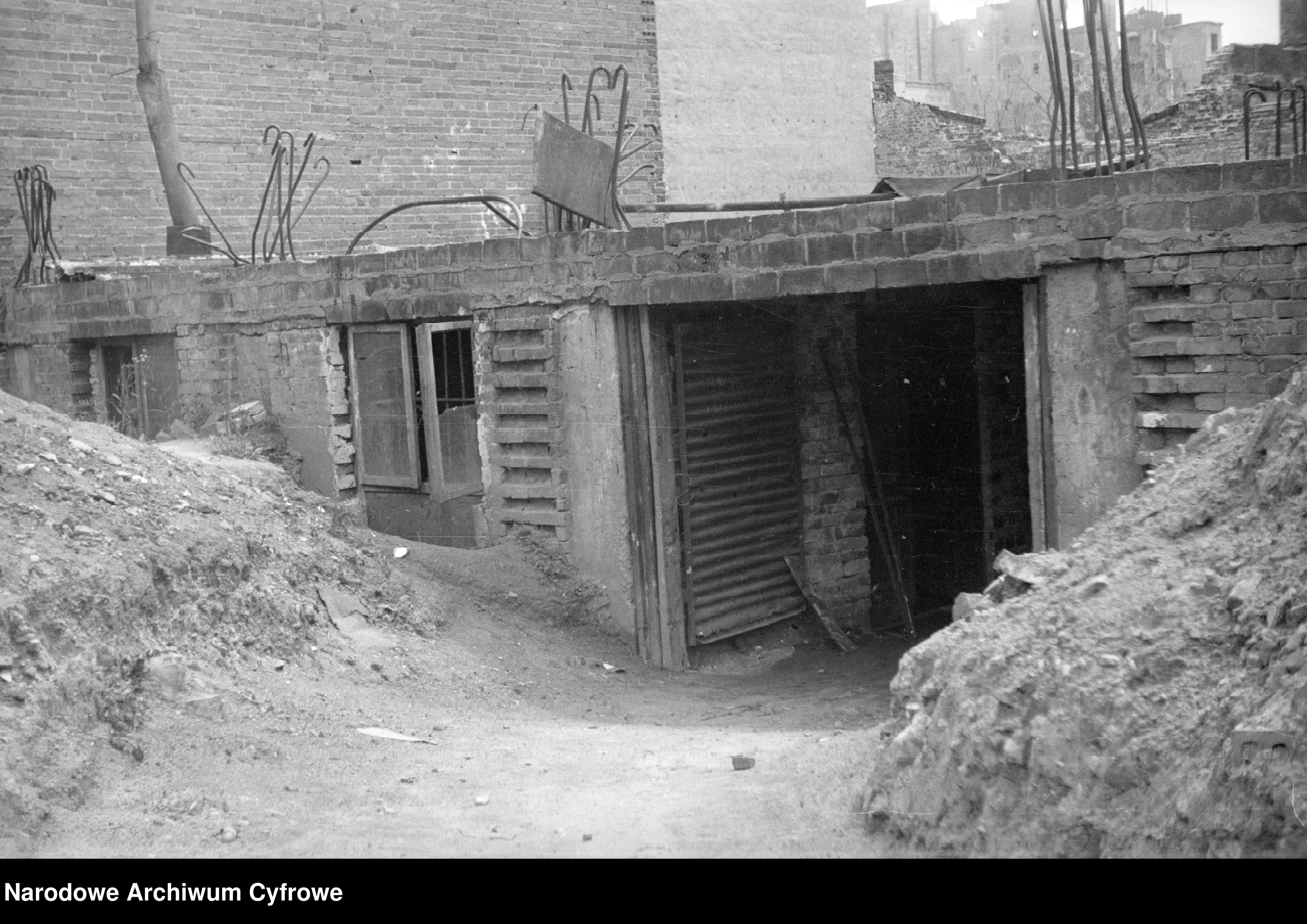 Okładka folderu Nierozpoznane miejsca i obiekty